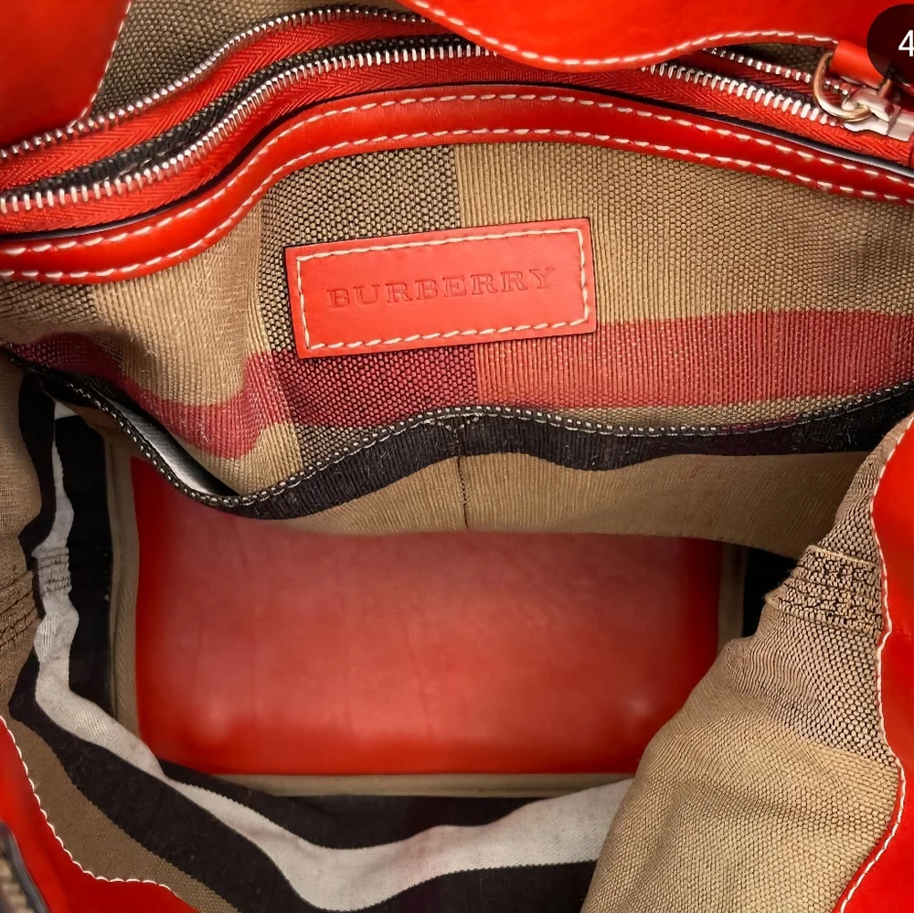 Burberry Medium Ashby Bucket Bag - Picture 13 of 15